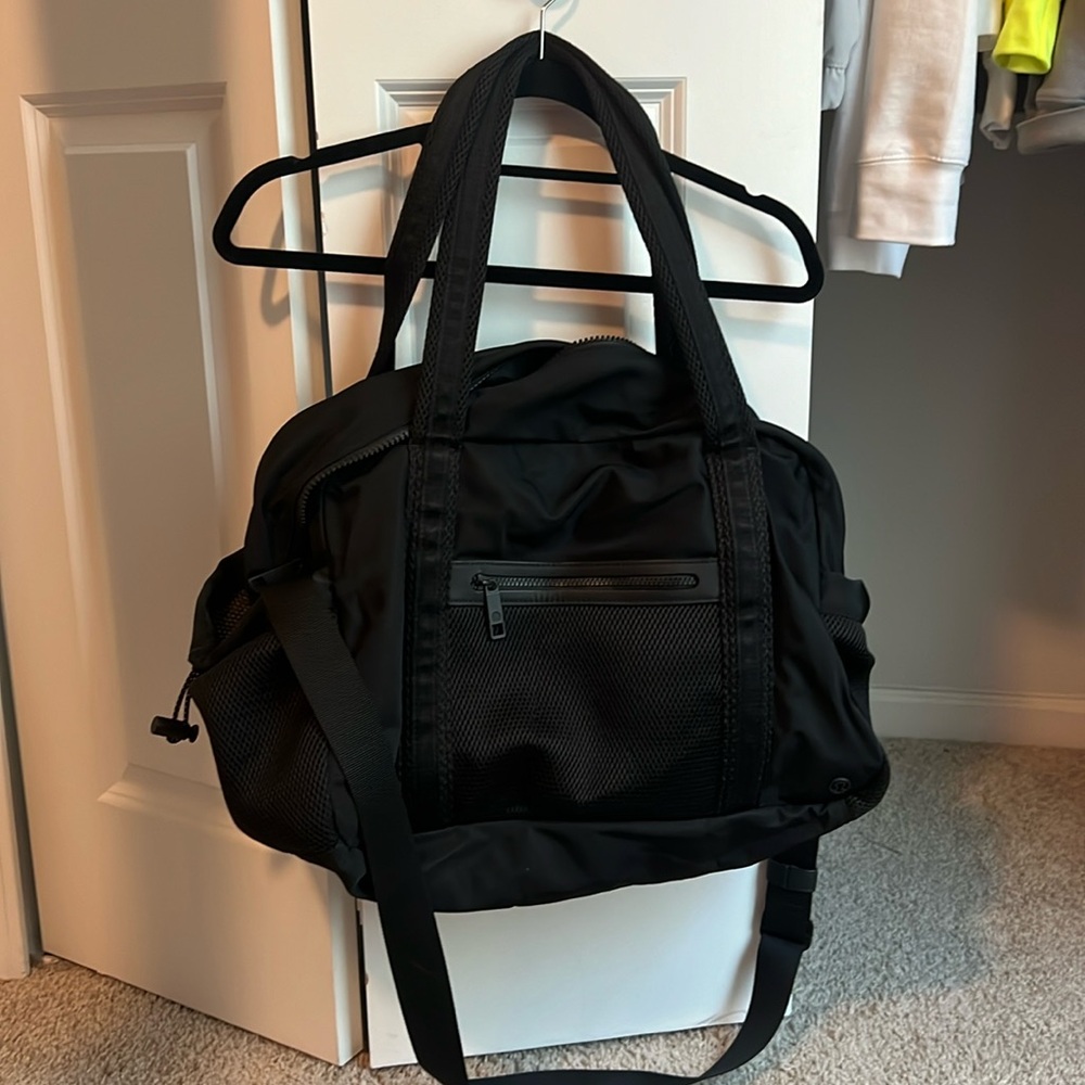 Lululemon Black Gym Bag with Crossbody Strap